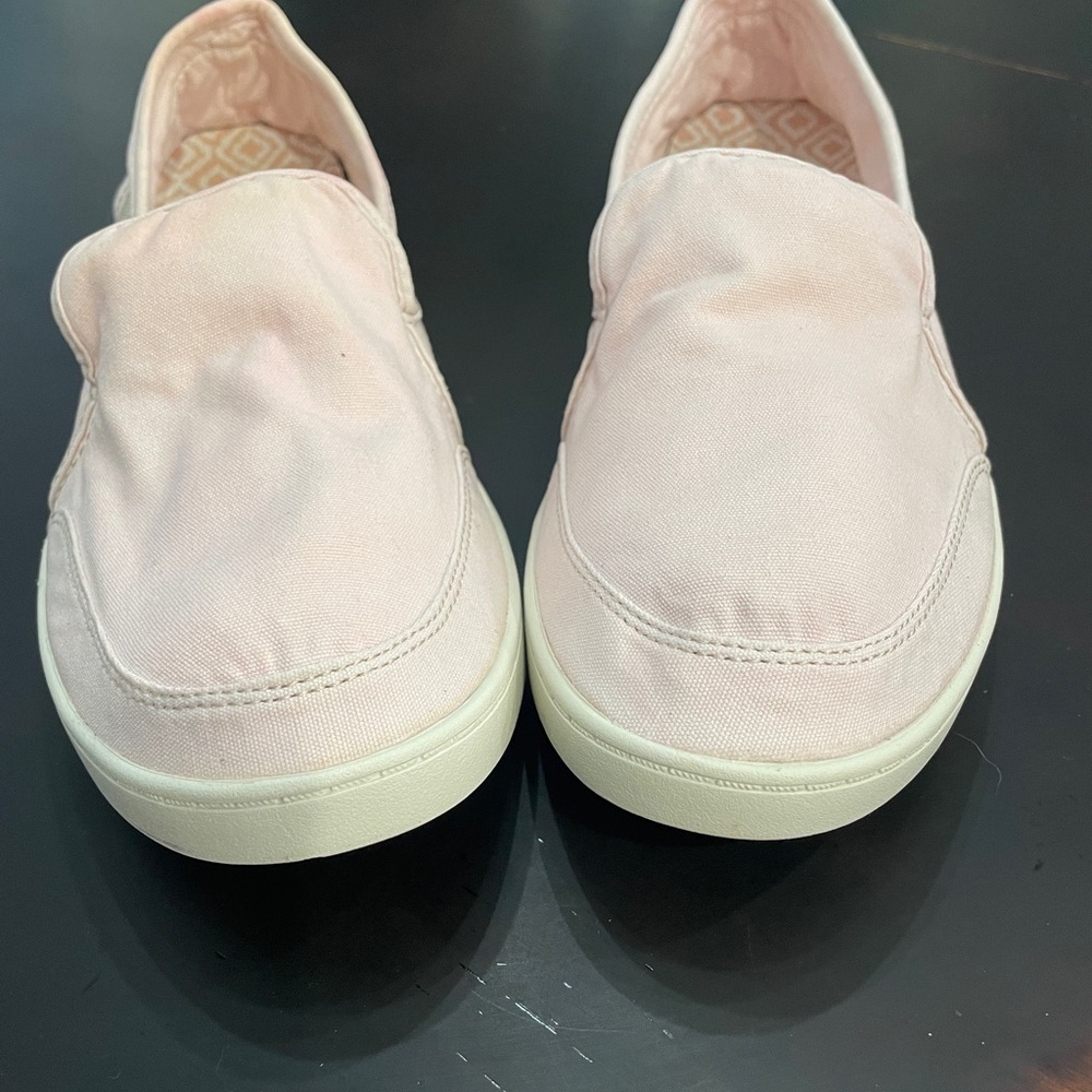 Sanuk pink slip on oxfords. Size 9.5 - Picture 5 of 6